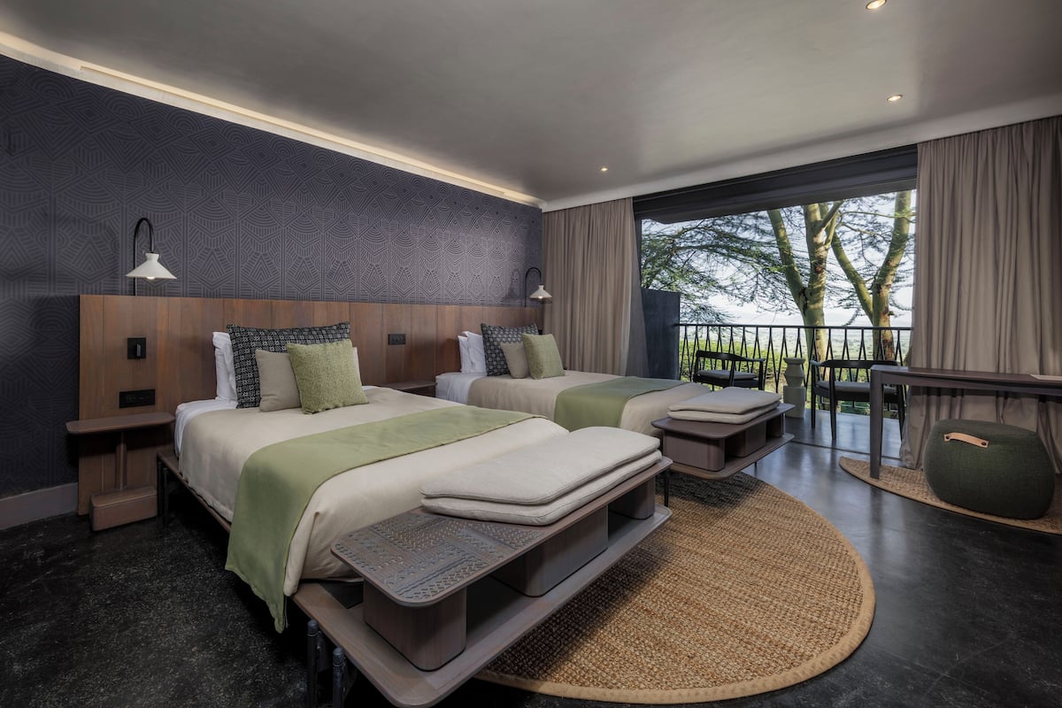 Luxury Twin Room, Balcony | 1 bedroom, in-room safe, desk, laptop workspace