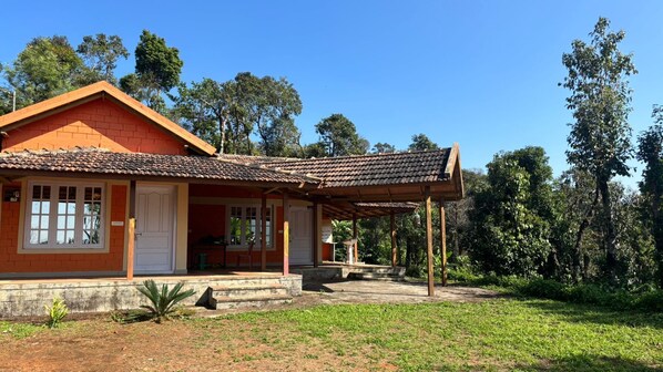 Exterior - Serene 2-bedroom estate in Somvarpet with stunning views (somvarpet)