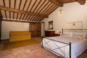 1 bedroom, in-room safe, iron/ironing board, WiFi