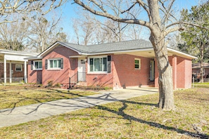 House (3 Bedrooms) | Interior - Conveniently Located North Charleston Home! (North Charleston)