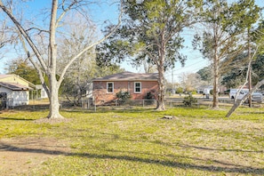House (3 Bedrooms) | Interior - Conveniently Located North Charleston Home! (North Charleston)