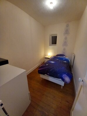 4 Schlafzimmer, Reisekinderbett, Bettwäsche