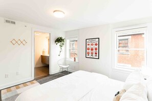 2 soverom, strykejern/-brett, wi-fi og sengetøy