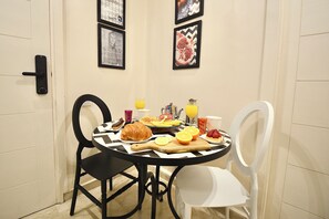 Dining - 6 minutes from Jemaa el-Fna! Studio in Gueliz, ideal for a Marrakech getaway. (Marrakech)