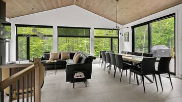 Télévision, cheminée, chaßne hi-fi, espaces bureaux