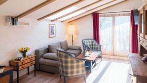 スーペリア ダブルルーム | WiFi (無料)、客室ごとに異なる装飾、客室ごとに異なるインテリア