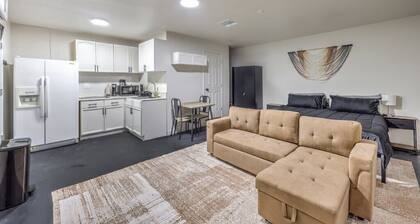 Elegant Private Studio! Sleeps 4! 10Min to Strip