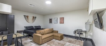 Elegant Private Studio! Sleeps 4! 10Min to Strip