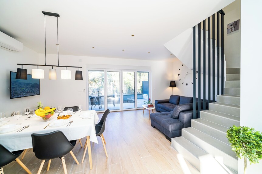 Holiday Above Dubrovnik-apartment With Terrace And Pool - 두브로브니크