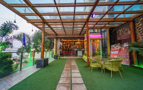 Shiv Rudraksh Resort - Near Assi Ghat