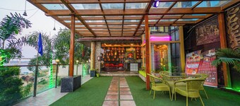 Shiv Rudraksh Resort - Near Assi Ghat