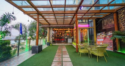 Shiv Rudraksh Resort - Near Assi Ghat