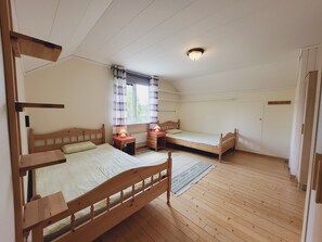 3 makuuhuonetta, silitysrauta/-lauta, Wi-Fi, vuodevaatteet