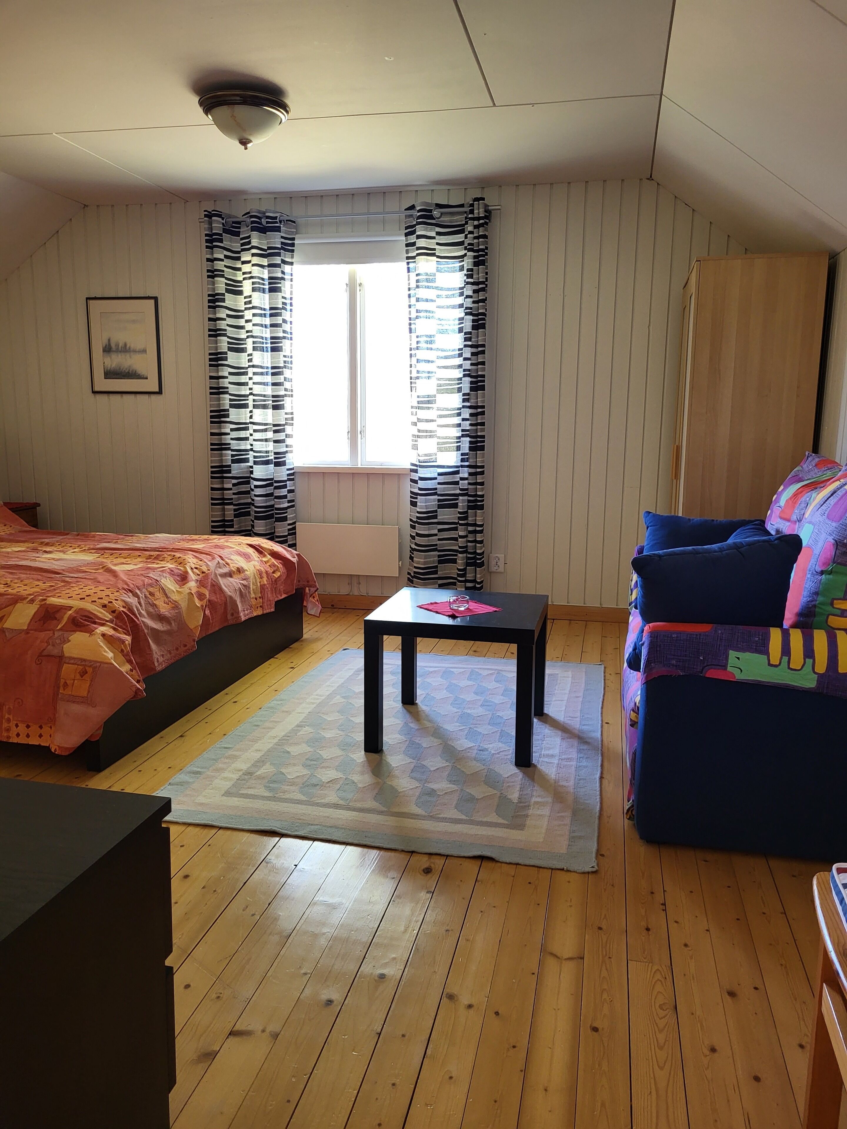 3 slaapkamers, een strijkplank/strijkijzer, wifi, beddengoed