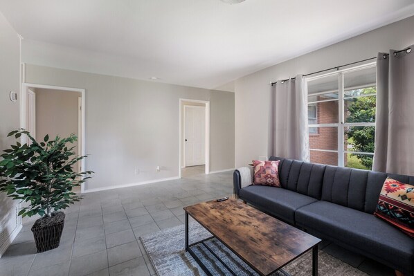 Smart TV - Cozy 3-BR, 2-BTH House with Private Backyard, Driveway Parking, Near Lackland (San Antonio)