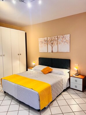 1 chambre, fer et planche à repasser, lit parapluie, Wi-Fi gratuit