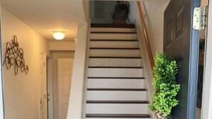 Interior - The Grace at the Highlands - Charming 2-bedroom townhome close to MSU campus (Starkville)
