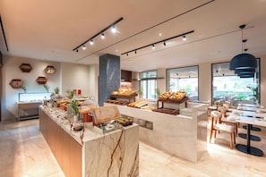 Ilmainen päivittäinen buffetaamiainen