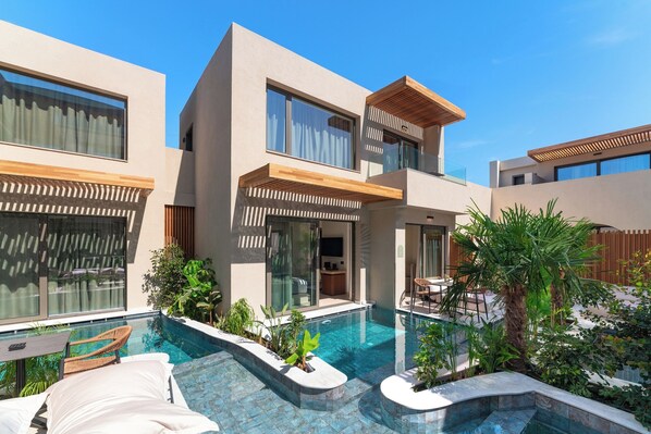 Luxury Suite with Heated Swim Up Pool | View from room