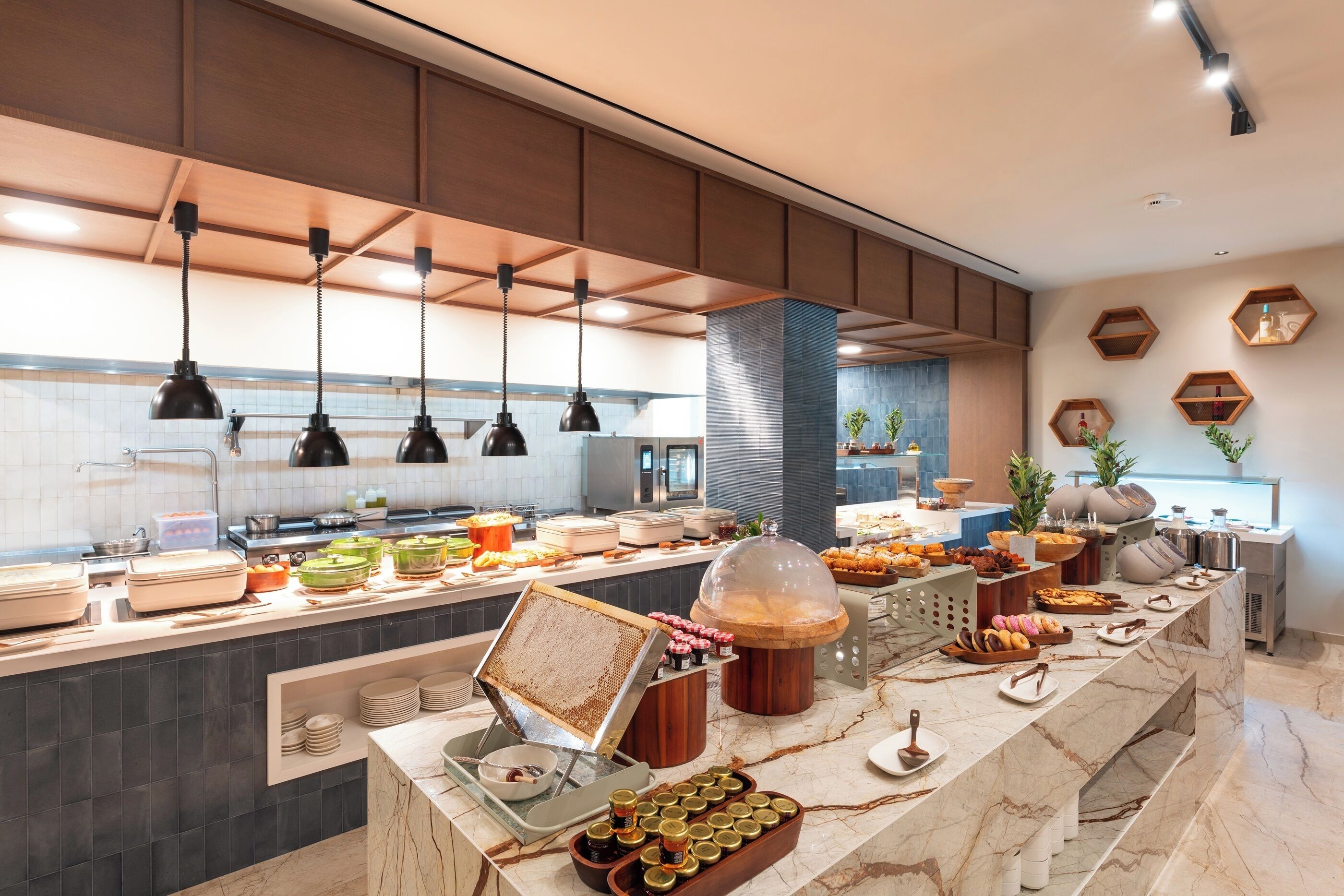 Bao gồm bữa sáng buffet hàng ngày 