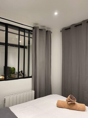 Hair dryer - L'Herbe ou Ville : Bright modern apartment downtown + Park (Lyon)