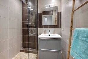 Hair dryer - Masséna's cabin (Lyon)