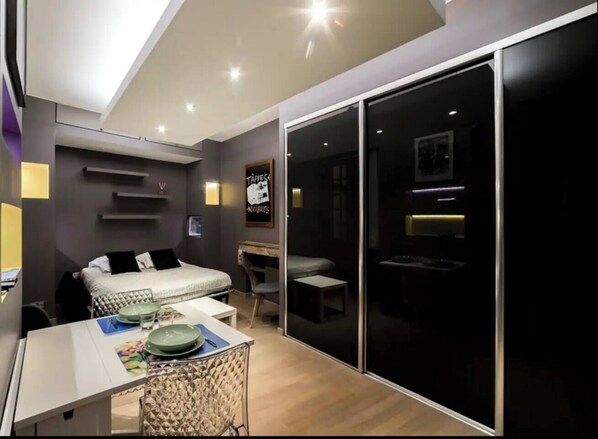 1 bedroom, iron/ironing board, WiFi, bed sheets - La Cachette St Jean: Calm and serenity in Vieux Lyon (Lyon)