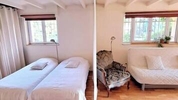 Travel crib, WiFi, bed sheets