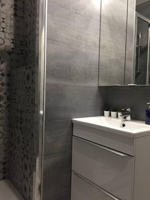 Hair dryer - To complete (Lyon)