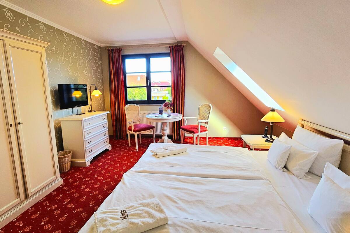 In-room safe, free WiFi