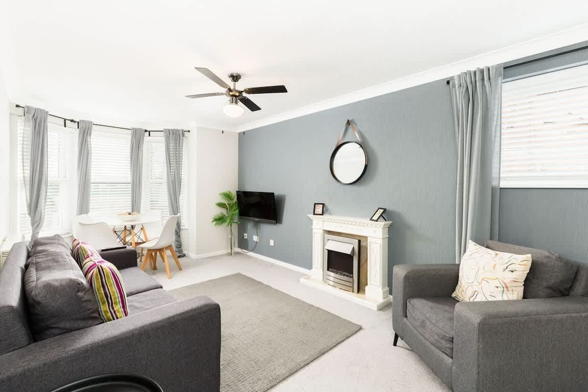 TV, fireplace, offices