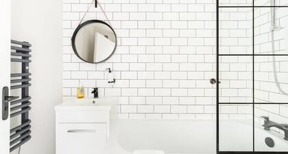 Contractor & Corporate Flat | WiFi + Parking