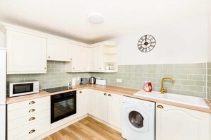 Fridge, microwave, oven, coffee/tea maker