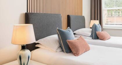 Modern | 2 Bed | Chestnut Court Leamington Spa