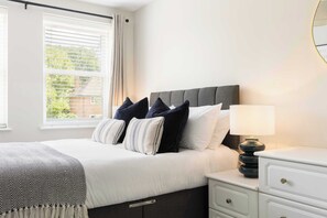 2 slaapkamers, een strijkplank/strijkijzer, reisbedje, wifi