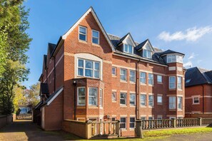 Exterior - Apt 5 Chestnut Court - Leamington Spa (Royal Leamington Spa)