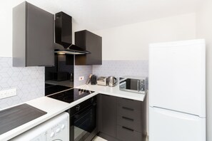 Fridge, microwave, oven, coffee/tea maker