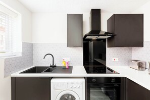 Fridge, microwave, oven, coffee/tea maker