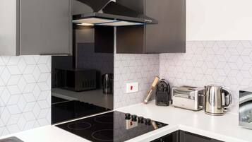 Fridge, microwave, oven, coffee/tea maker