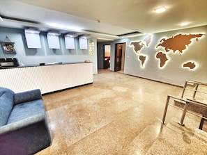 Reception - Hotel the terminal (New Delhi)