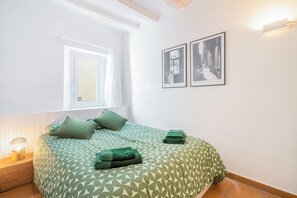 2 bedrooms, iron/ironing board, free WiFi, bed sheets - Apartment in the heart of Barcelona (Barcelona)