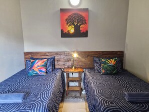 Standard Chalet | 1 bedroom, premium bedding, laptop workspace, WiFi (free) - Buffelkraal Safaris (Mogalakwena)
