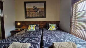 Standard Chalet | 1 bedroom, premium bedding, laptop workspace, WiFi (free) - Buffelkraal Safaris (Mogalakwena)