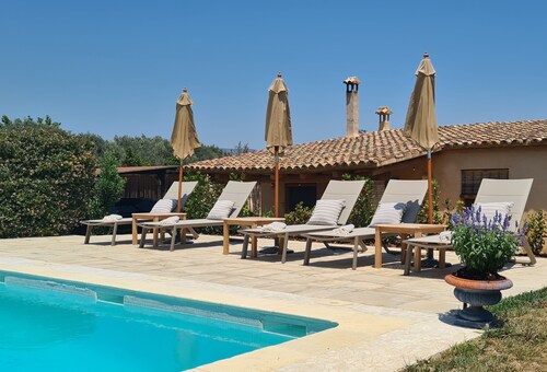 Charming holiday house surrounded by vineyards 60km from Barcelona for groups
