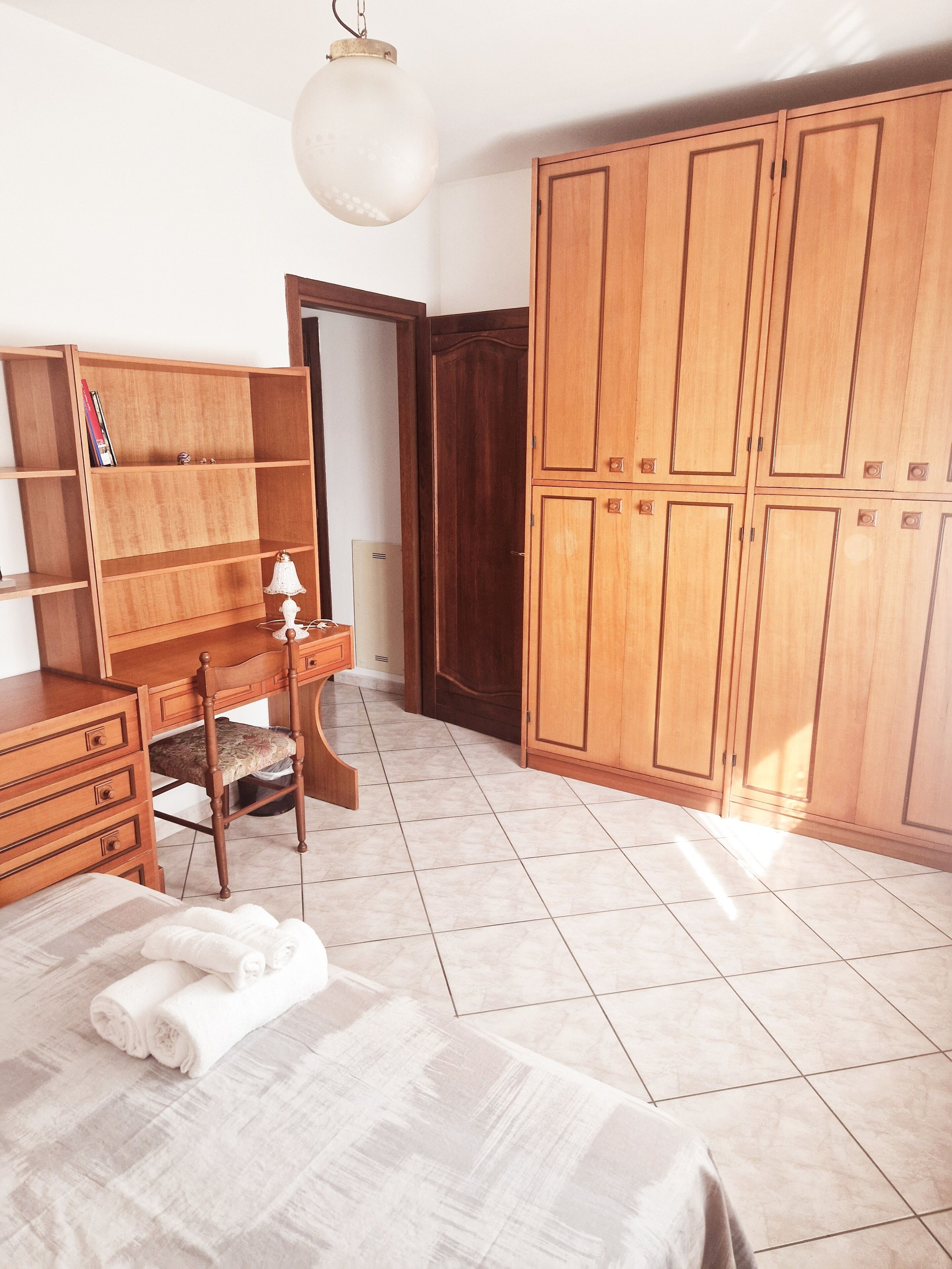 2 bedrooms, desk, iron/ironing board, WiFi (free)