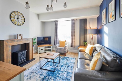 Host & Stay | The Parade View