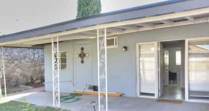 Entire 2-bedr Apt in El Paso with AC and WiFi