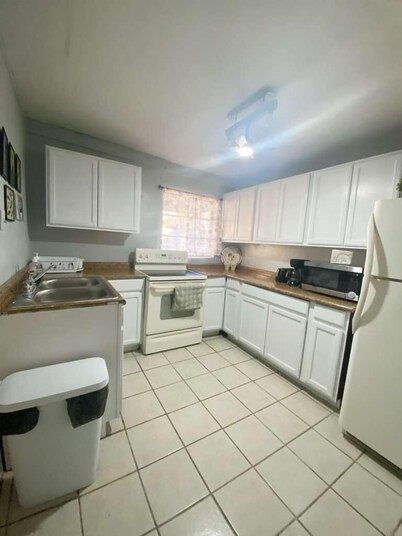 Entire 2-bedr  Apt in El Paso with AC and WiFi