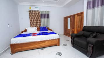 Bureau, espace de travail pour ordinateur portable