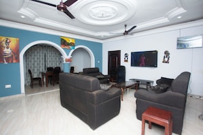 Bureau, espace de travail pour ordinateur portable